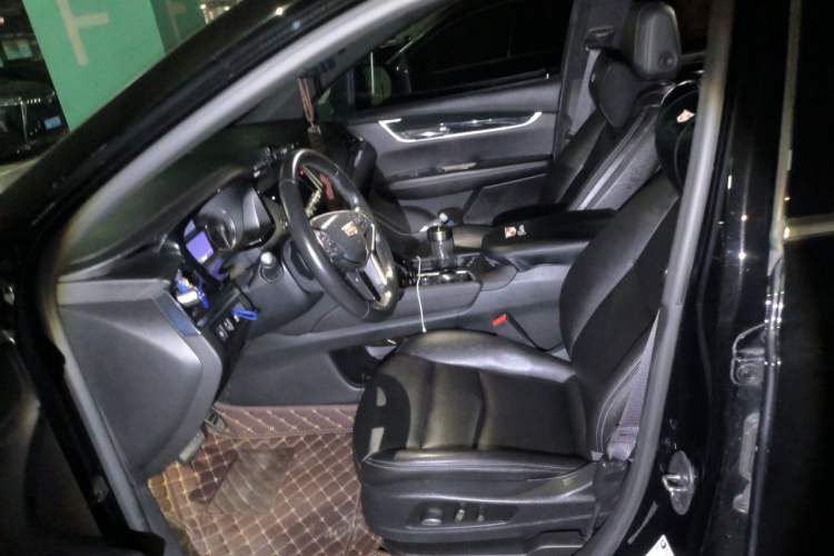 Used Cadillac XT5 2021 2.0T Four-Wheel Drive Luxury Version Left Front Seat