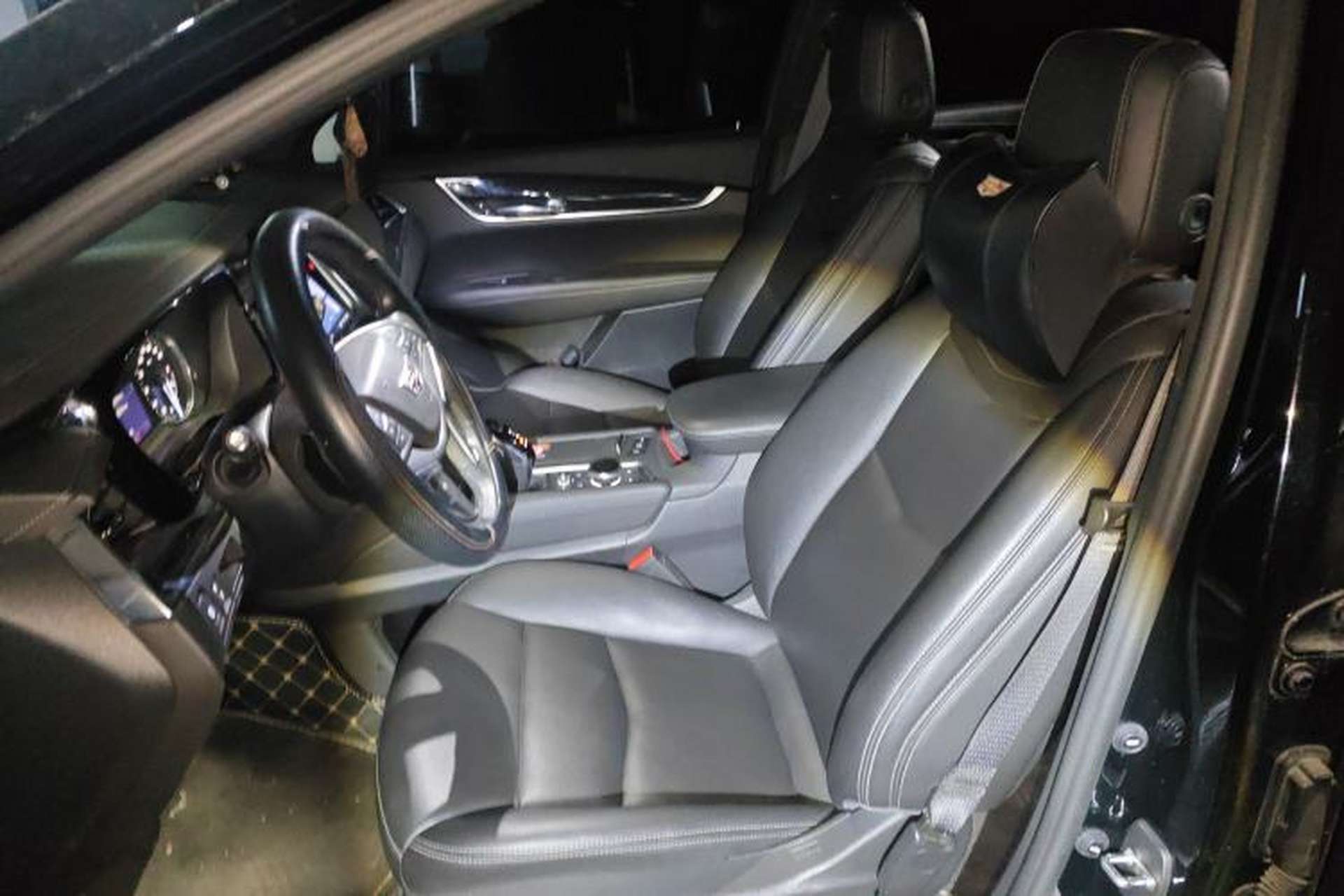 Used Cadillac XT5 2021 2.0T Two-Wheel Drive Luxury Version Left Front Seat