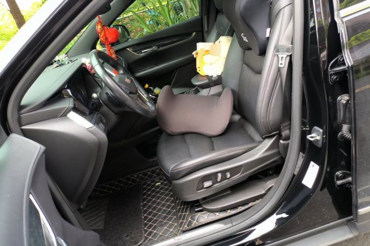 Used Cadillac XT5 2021 2.0T Two-Wheel Drive Luxury Version Left Front Seat
