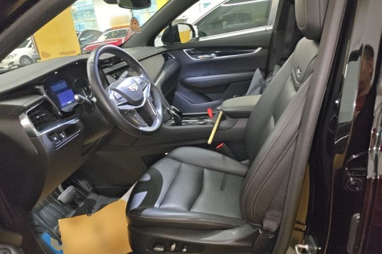 Used Cadillac XT5 2021 28T Luxury Model Left Front Seat