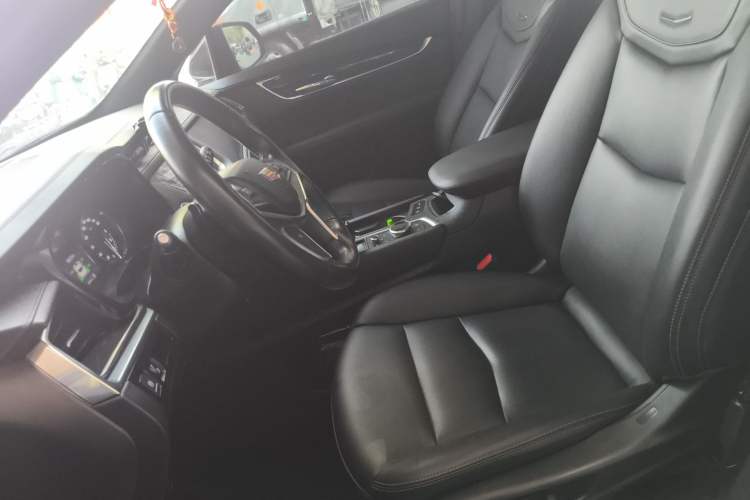 Used Cadillac XT5 2021 2.0T Four-Wheel Drive Luxury Version Left Front Seat