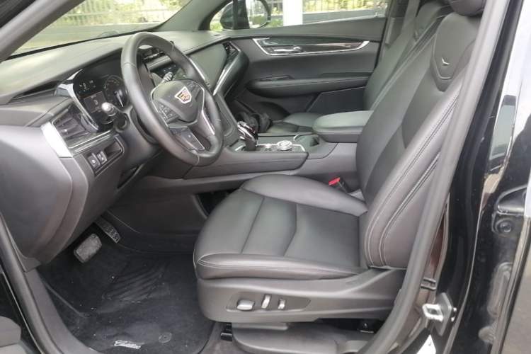 Used Cadillac XT5 2021 28T Luxury Model Left Front Seat