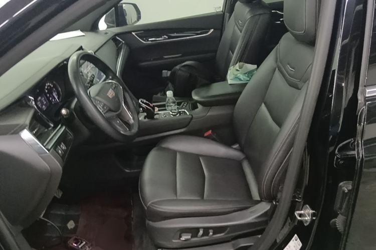 Used Cadillac XT5 2021 28T Luxury Model Left Front Seat
