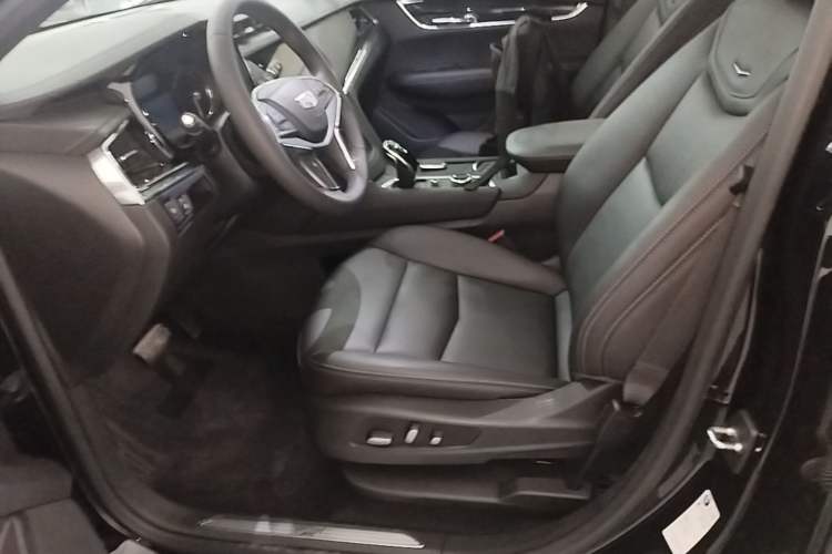 Used Cadillac XT5 2021 28T Luxury Model Left Front Seat