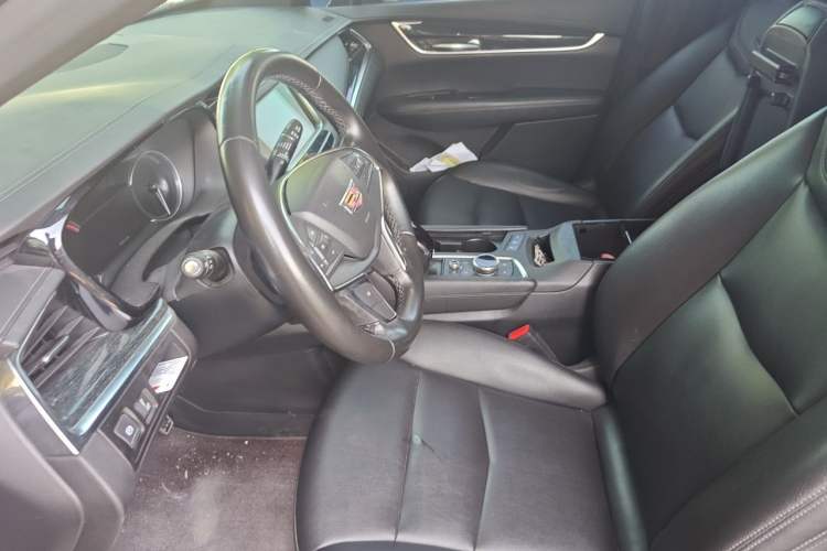 Used Cadillac XT5 2021 2.0T Two-Wheel Drive Luxury Version Left Front Seat