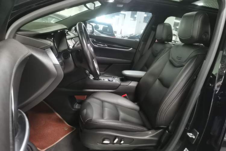 Used Cadillac XT5 2021 28T Luxury Model Left Front Seat