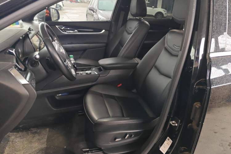 Used Cadillac XT5 2021 28T Luxury Model Left Front Seat