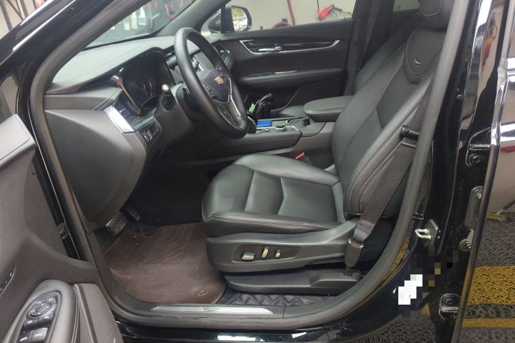 Used Cadillac XT5 2021 28T Luxury Model Left Front Seat
