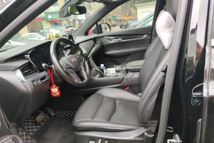 Used Cadillac XT5 2021 28T Luxury Model Left Front Seat