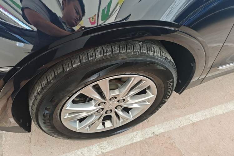 Used Cadillac XT5 2021 2.0T Four-Wheel Drive Luxury Version Left Front Wheel Hub