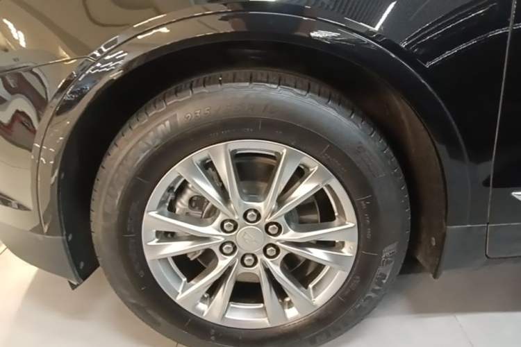 Used Cadillac XT5 2021 2.0T Four-Wheel Drive Luxury Version Left Front Wheel Hub