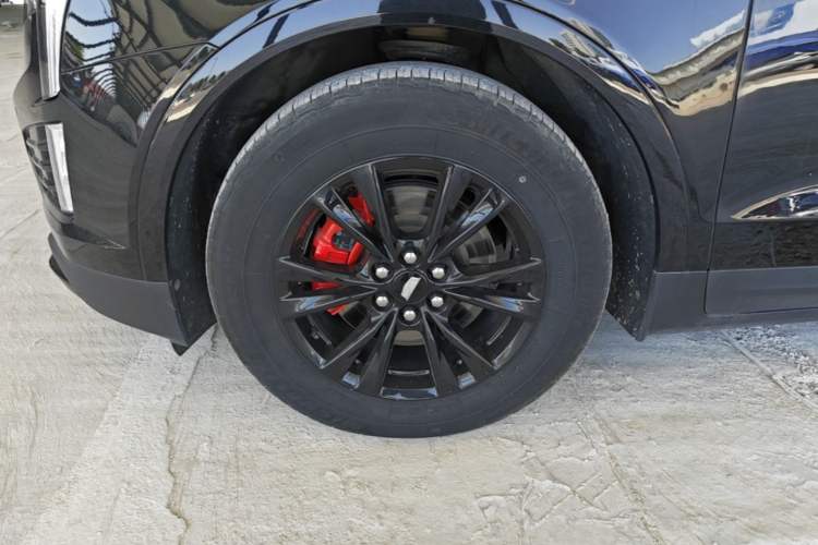 Used Cadillac XT5 2021 28T Four-Wheel Drive Tech Version Left Front Wheel Hub