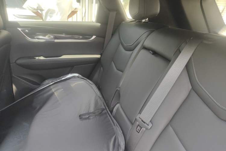 Used Cadillac XT5 2021 28T Four-Wheel Drive Luxury Version Left Rear Seat