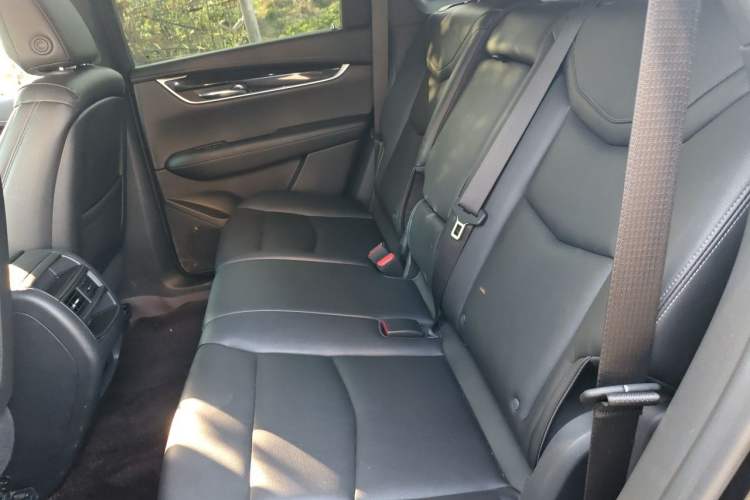 Used Cadillac XT5 2021 28T Four-Wheel Drive Luxury Version Left Rear Seat
