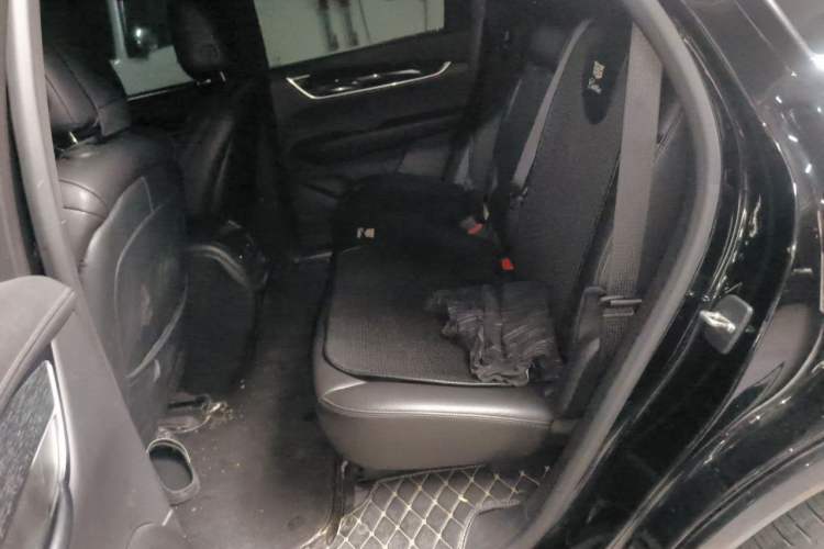 Used Cadillac XT5 2021 2.0T Two-Wheel Drive Luxury Version Left Rear Seat