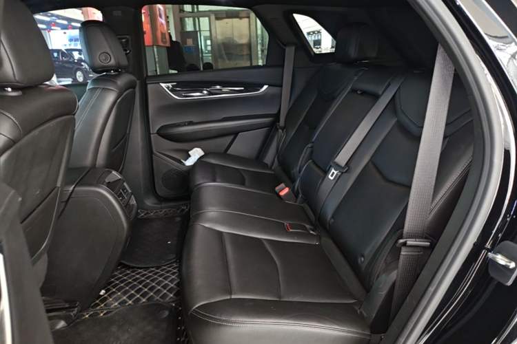 Used Cadillac XT5 2021 2.0T Two-Wheel Drive Luxury Version Left Rear Seat