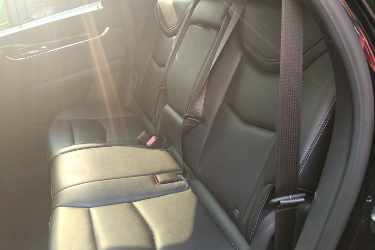 Used Cadillac XT5 2021 2.0T Two-Wheel Drive Luxury Version Left Rear Seat
