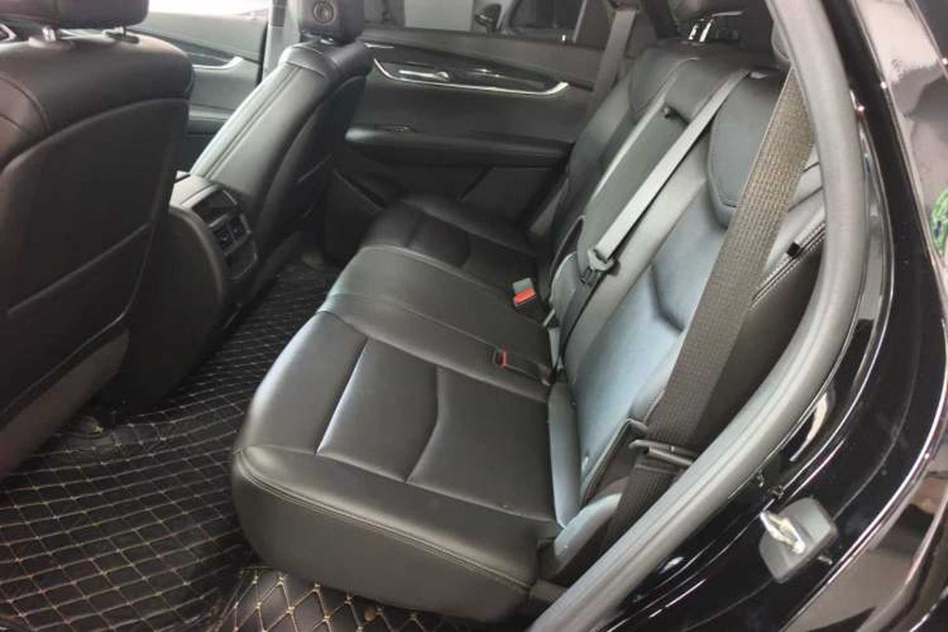 Used Cadillac XT5 2021 2.0T Two-Wheel Drive Luxury Version Left Rear Seat