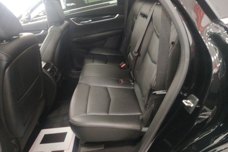 Used Cadillac XT5 2021 28T Four-Wheel Drive Luxury Version Left Rear Seat
