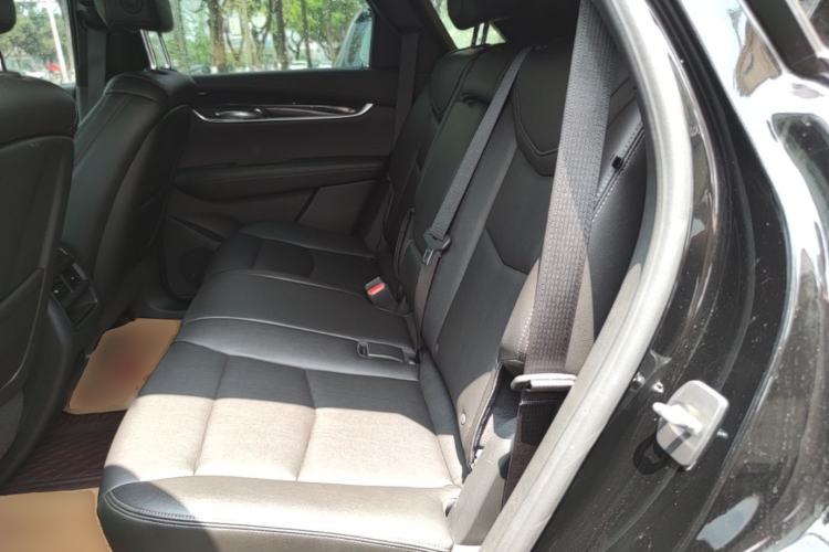 Used Cadillac XT5 2021 2.0T Two-Wheel Drive Luxury Version Left Rear Seat