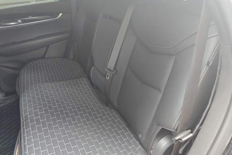 Used Cadillac XT5 2021 28T Four-Wheel Drive Luxury Version Left Rear Seat