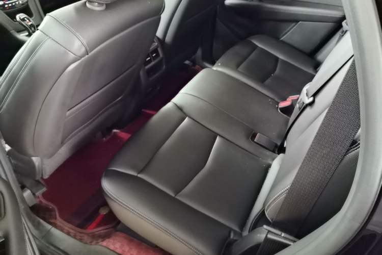 Used Cadillac XT5 2021 28T Four-Wheel Drive Luxury Version Left Rear Seat