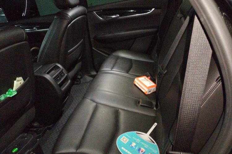 Used Cadillac XT5 2021 2.0T Two-Wheel Drive Luxury Version Left Rear Seat