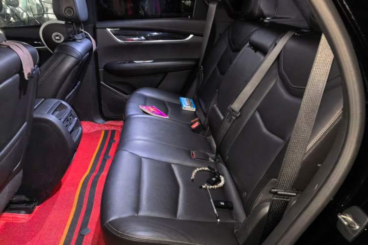 Used Cadillac XT5 2021 2.0T Two-Wheel Drive Luxury Version Left Rear Seat