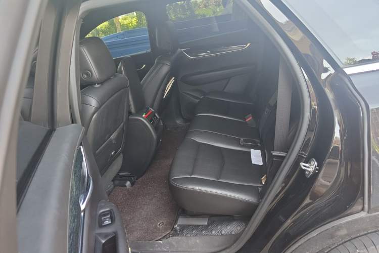Used Cadillac XT5 2021 2.0T Two-Wheel Drive Luxury Version Left Rear Seat