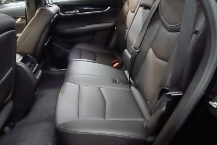 Used Cadillac XT5 2021 2.0T Four-Wheel Drive Luxury Version Left Rear Seat