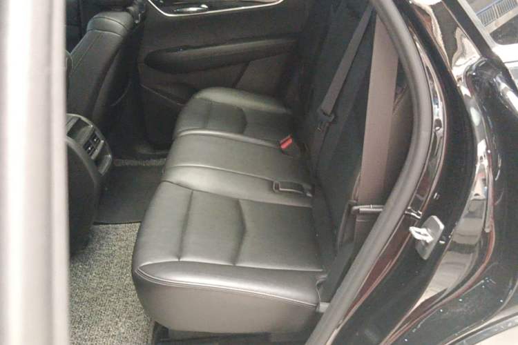 Used Cadillac XT5 2021 2.0T Two-Wheel Drive Luxury Version Left Rear Seat