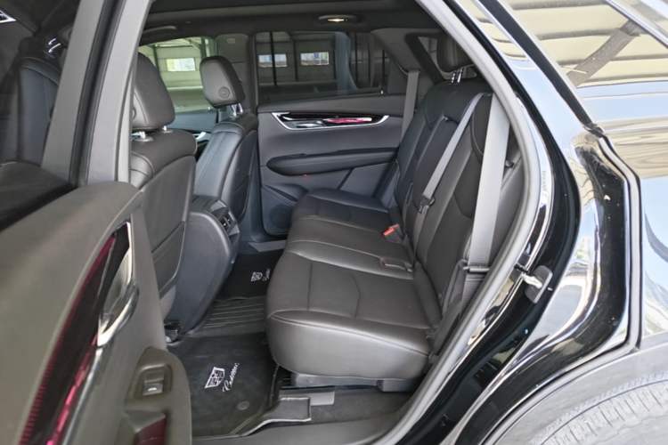 Used Cadillac XT5 2021 28T Four-Wheel Drive Tech Version Left Rear Seat