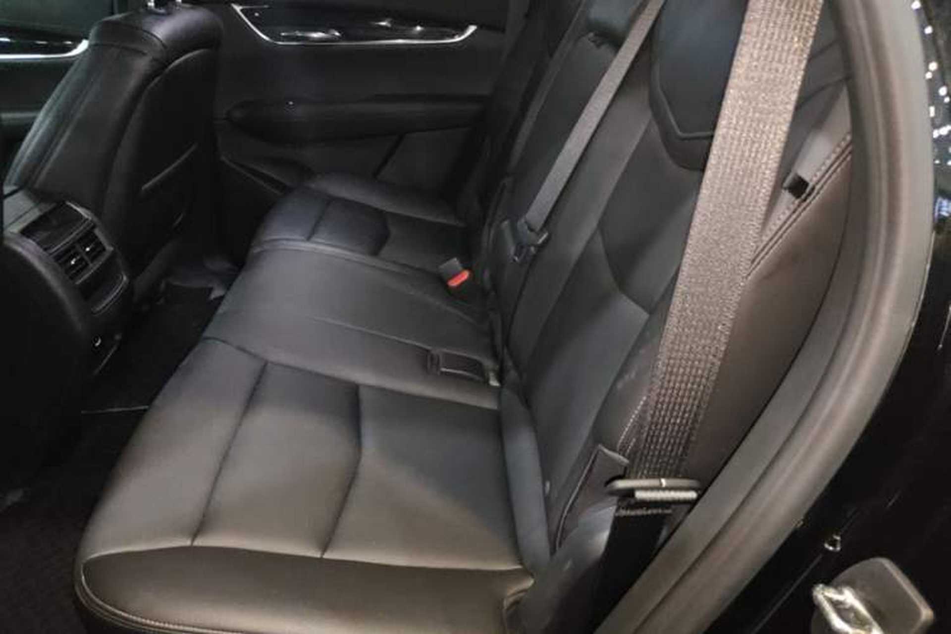 Used Cadillac XT5 2021 2.0T Two-Wheel Drive Luxury Version Left Rear Seat
