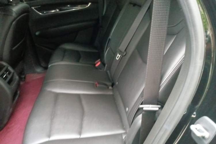 Used Cadillac XT5 2021 2.0T Two-Wheel Drive Luxury Version Left Rear Seat