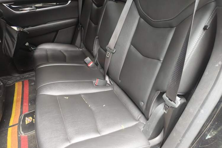 Used Cadillac XT5 2021 2.0T Two-Wheel Drive Luxury Version Left Rear Seat