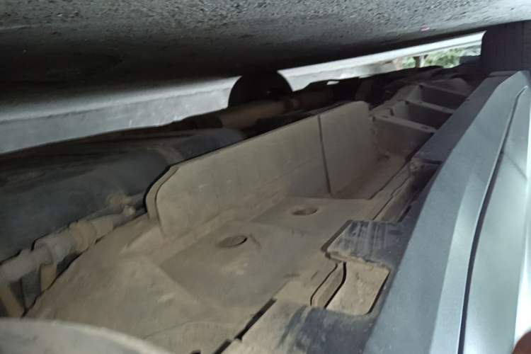 Used Cadillac XT5 2021 28T Luxury Model Left Side Sill