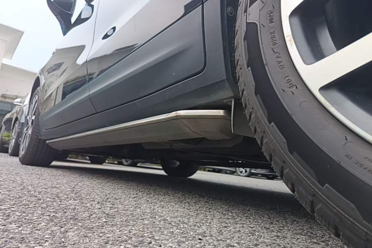 Used Cadillac XT5 2021 28T Four-Wheel Drive Leading Sport Model Left Side Sill