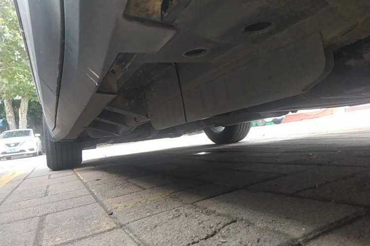Used Cadillac XT5 2021 28T Luxury Model Left Side Sill
