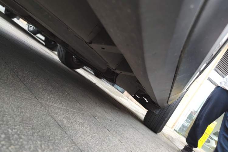 Used Cadillac XT5 2021 2.0T Two-Wheel Drive Luxury Version Left Side Sill