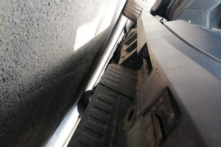 Used Cadillac XT5 2021 28T Luxury Model Left Side Sill