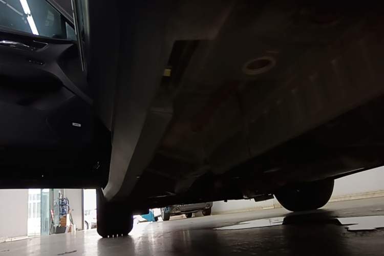 Used Cadillac XT5 2021 28T Luxury Model Left Side Sill