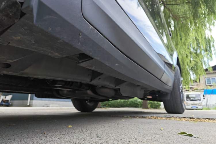 Used Cadillac XT5 2021 28T Four-Wheel Drive Tech Version Left Side Sill