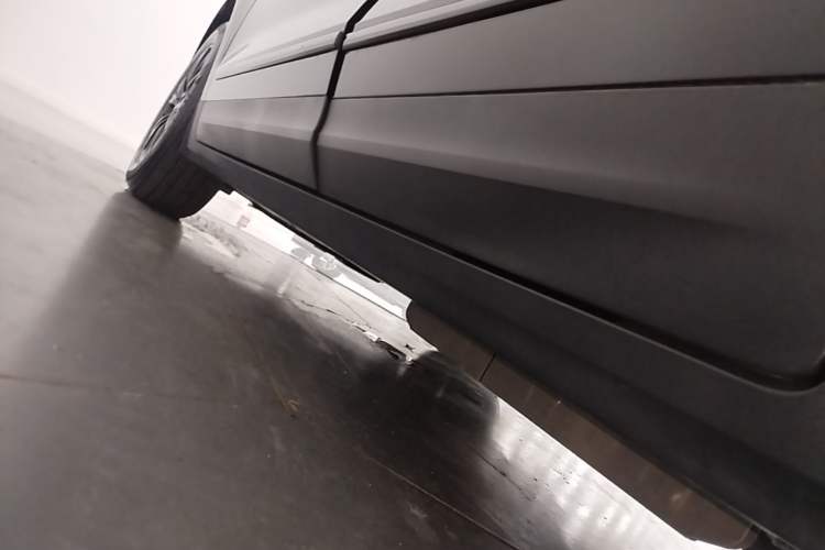 Used Cadillac XT5 2021 28T Luxury Model Left Side Sill