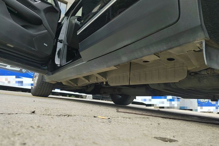 Used Cadillac XT5 2021 28T Luxury Model Left Side Sill