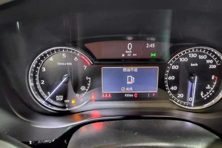 Used Cadillac XT5 2021 28T Luxury Model Odometer Close Up