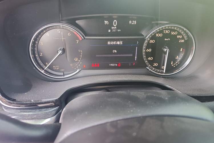 Used Cadillac XT5 2021 2.0T Two-Wheel Drive Luxury Version Odometer Close Up