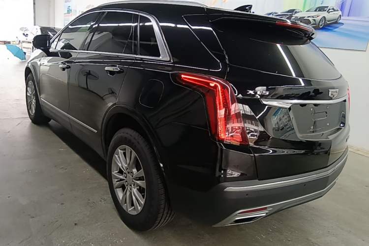 Used Cadillac XT5 2021 28T Luxury Model Rear Left 45 Deg