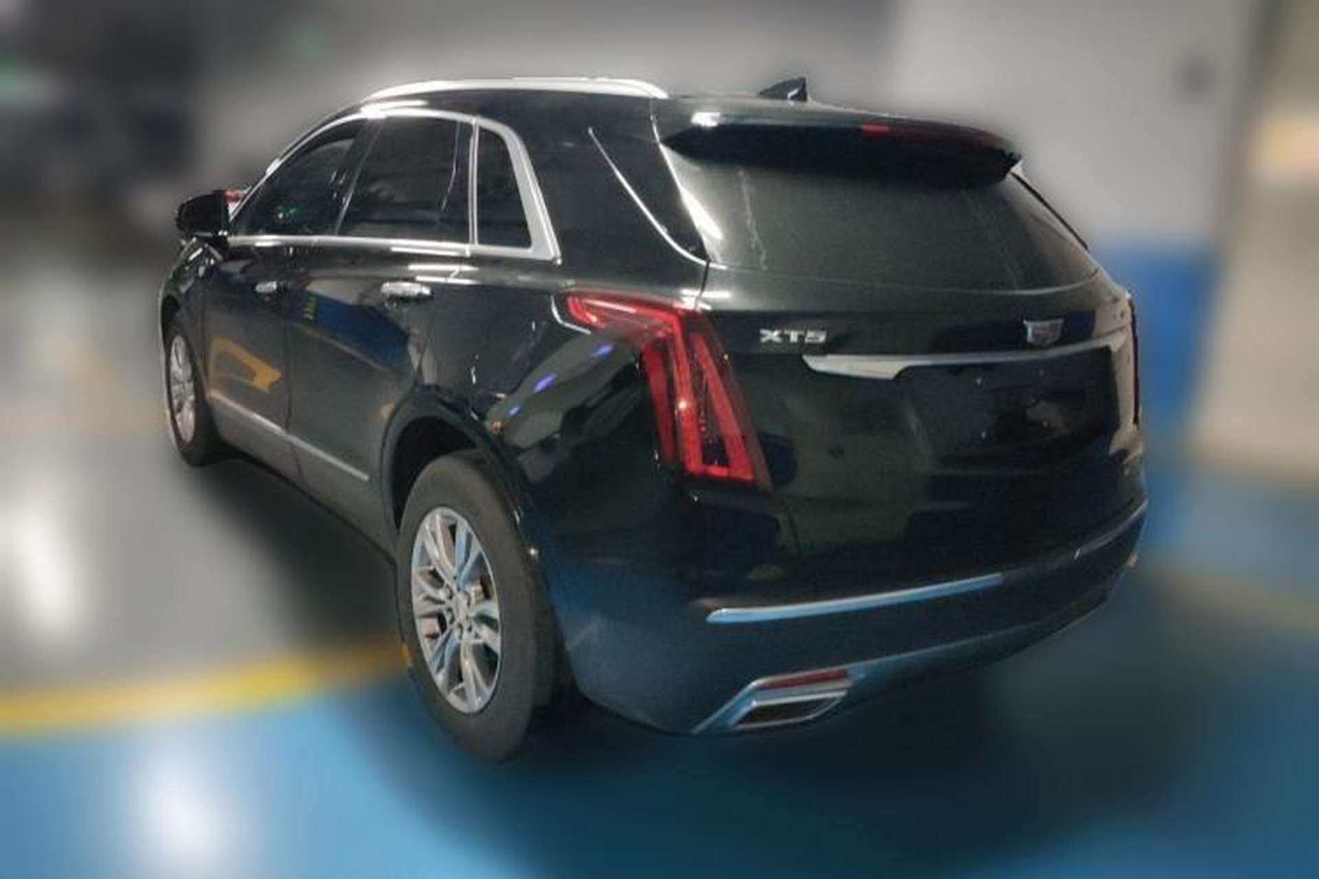 Used Cadillac XT5 2021 28T Luxury Model Rear Left 45 Deg