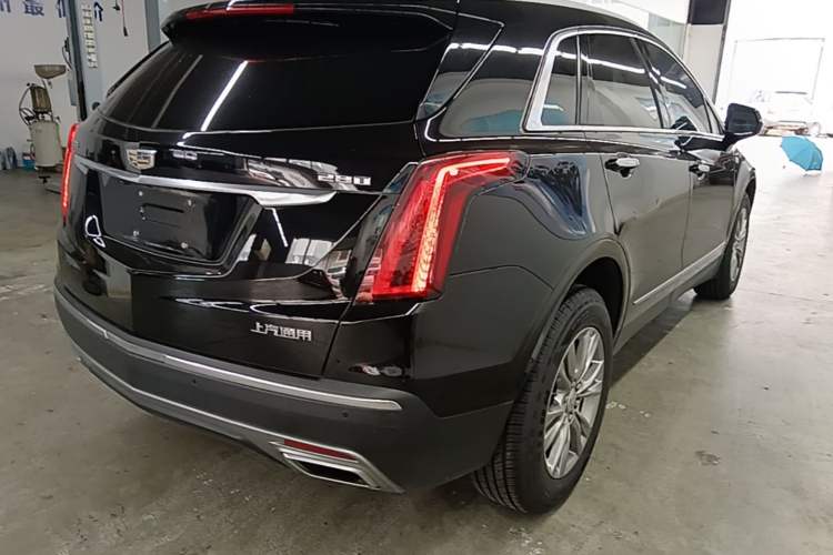 Used Cadillac XT5 2021 28T Luxury Model Rear Right 45 Deg