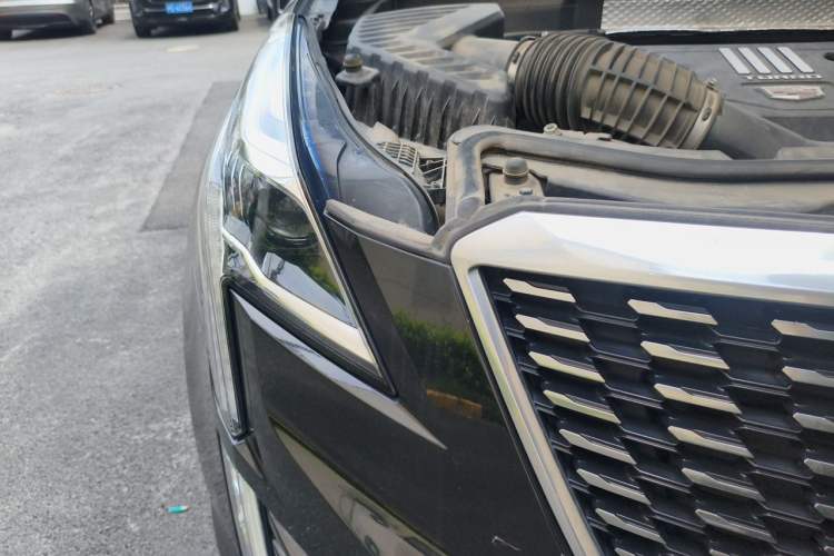 Used Cadillac XT5 2021 28T Luxury Model Right Front Headlight